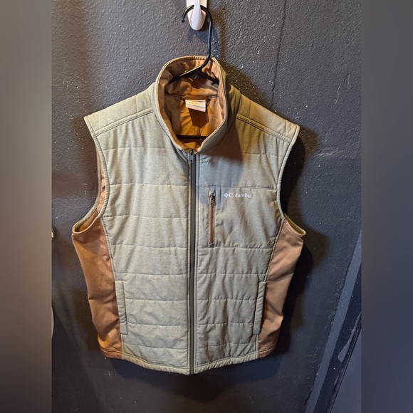 Columbia Men's Olive and Tan Quilted Vest - Picture 1 of 4